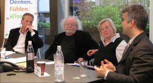 Podium 4 klein Diskussion Nachrichtenkriterien beim DLF 25.4.12
